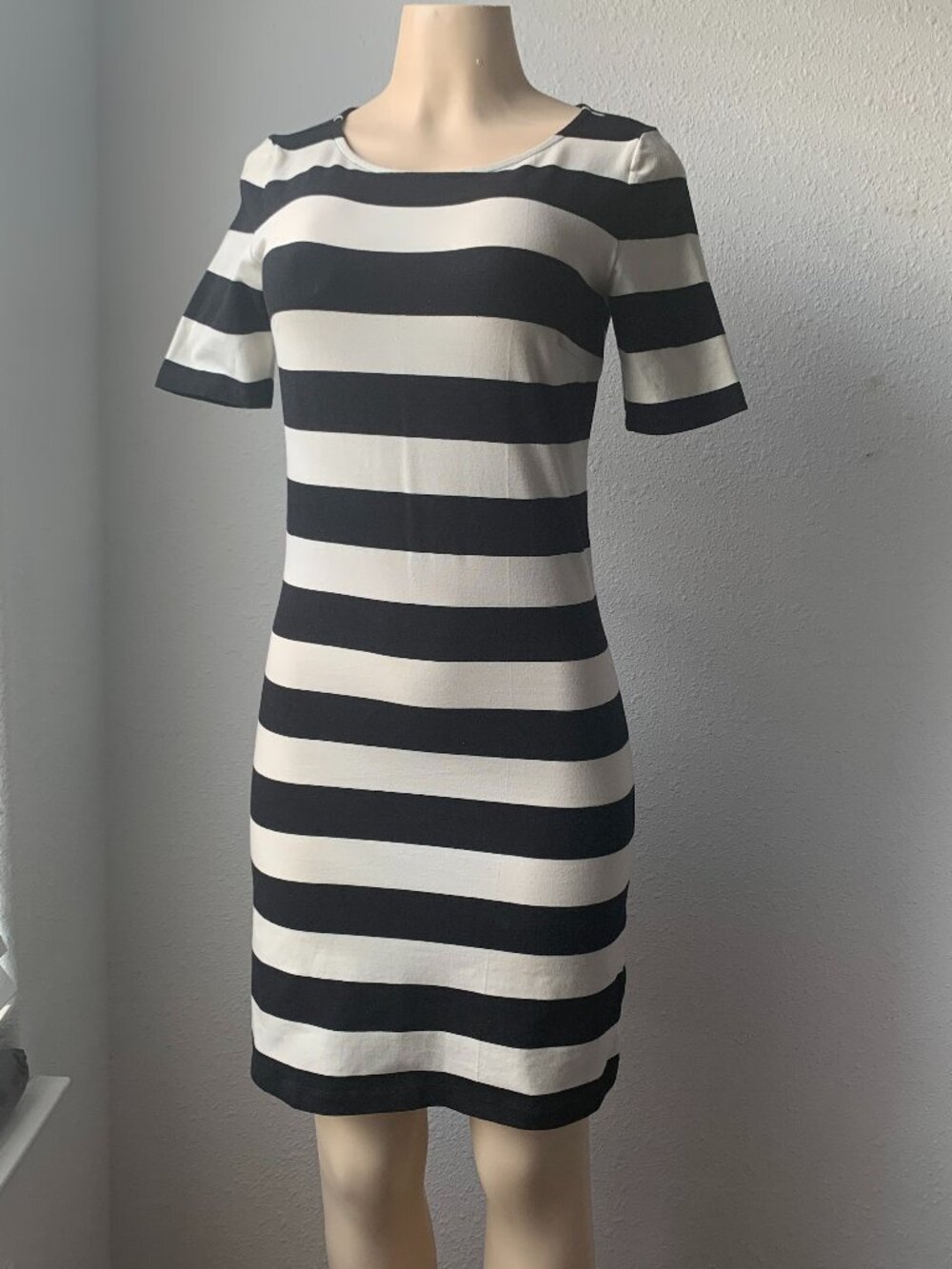 Old Navy Black White Striped Bodycon Dress Short Sleeve Crew Neck XS Stretch